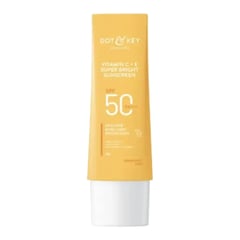 Dot & Key Skincare Vitamin C + E SPF 50 PA+++ Sunscreen