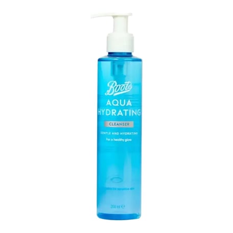 Boots أكوا منظف مرطّب