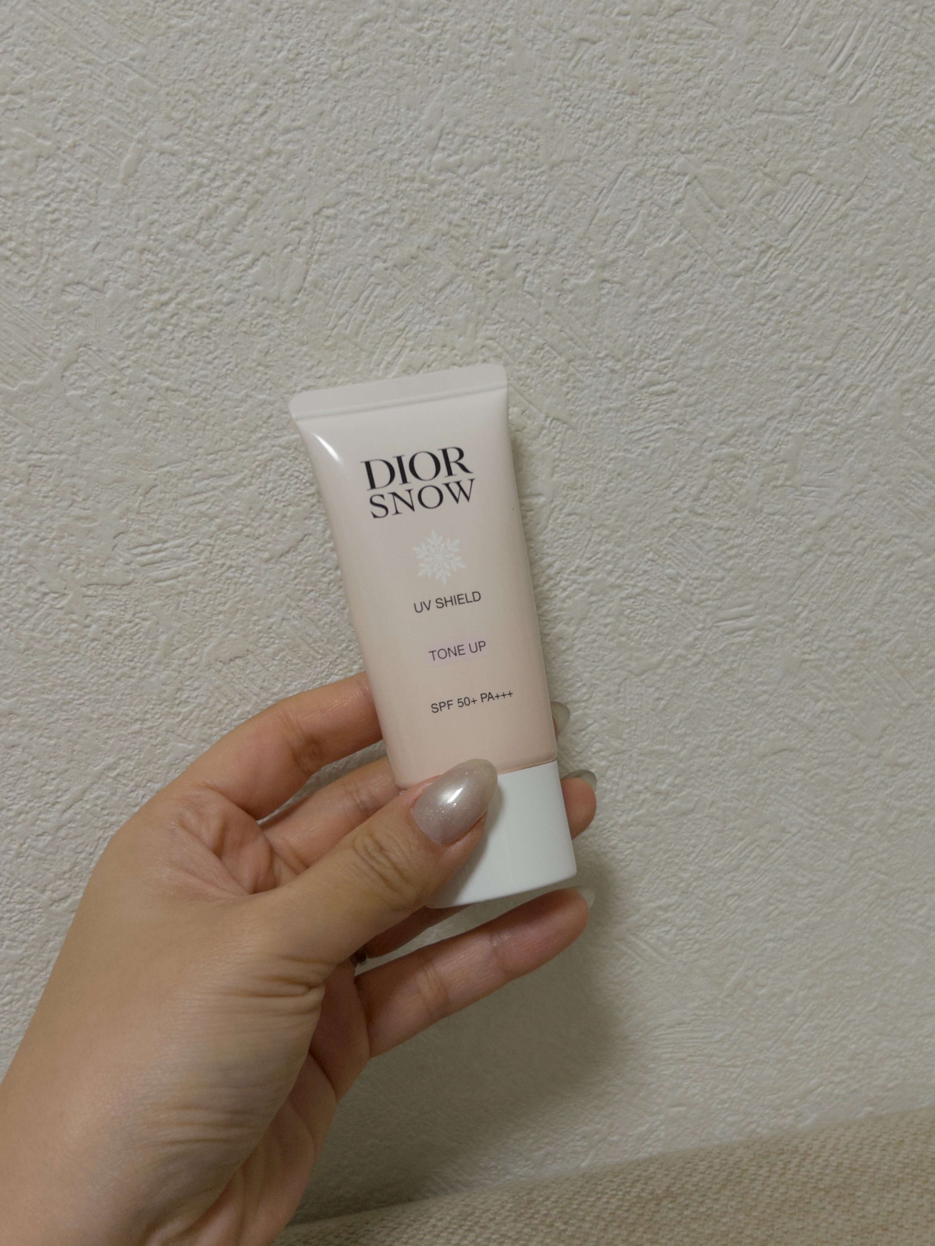 迪奧 DiorSnow UV Shield 提亮防曬 SPF 50+ PA+++的使用者評價照片