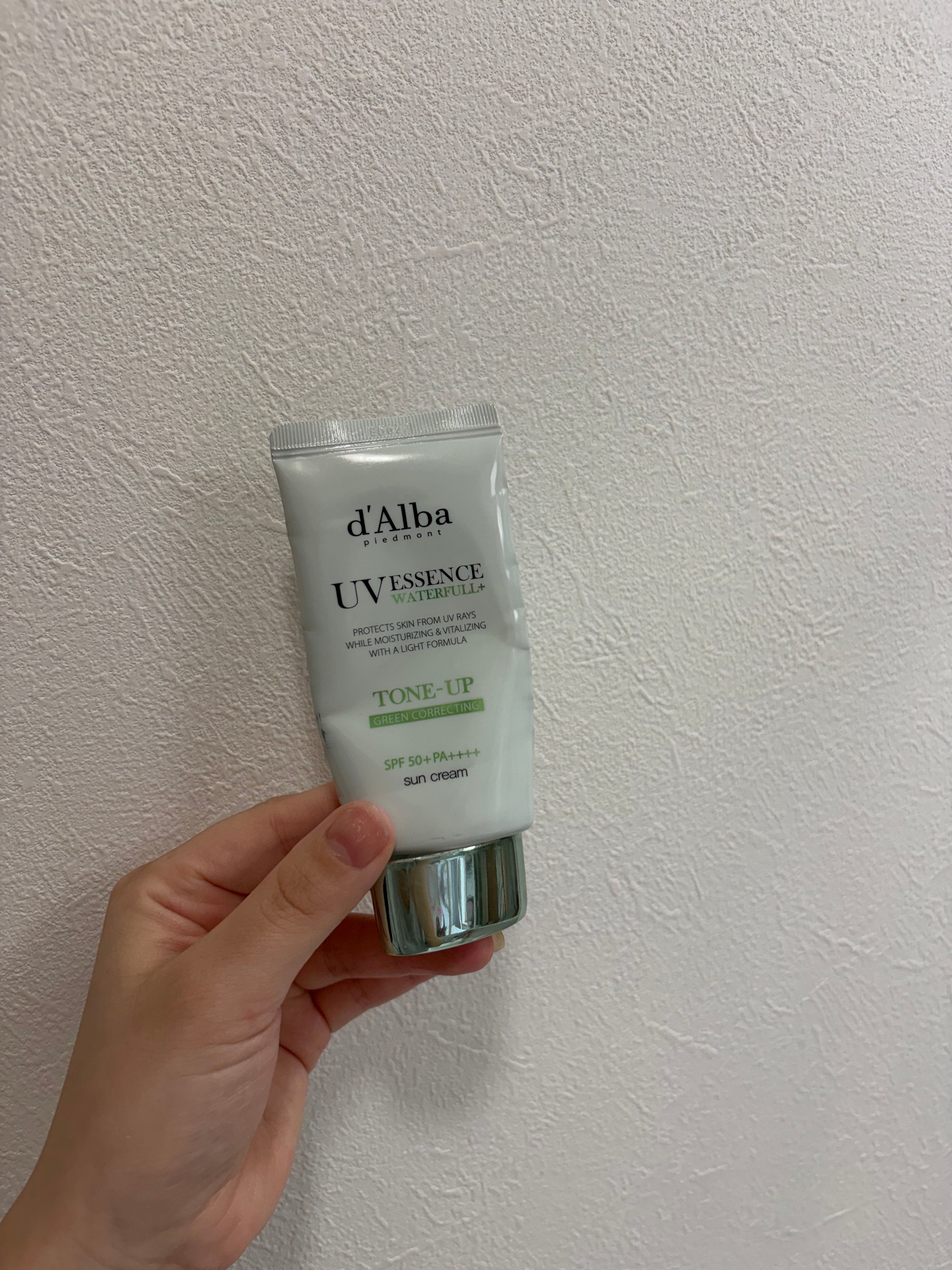 صورة من مراجعة مستخدم لمنتج D'Alba Waterfull Tone-up Sunscreen Green