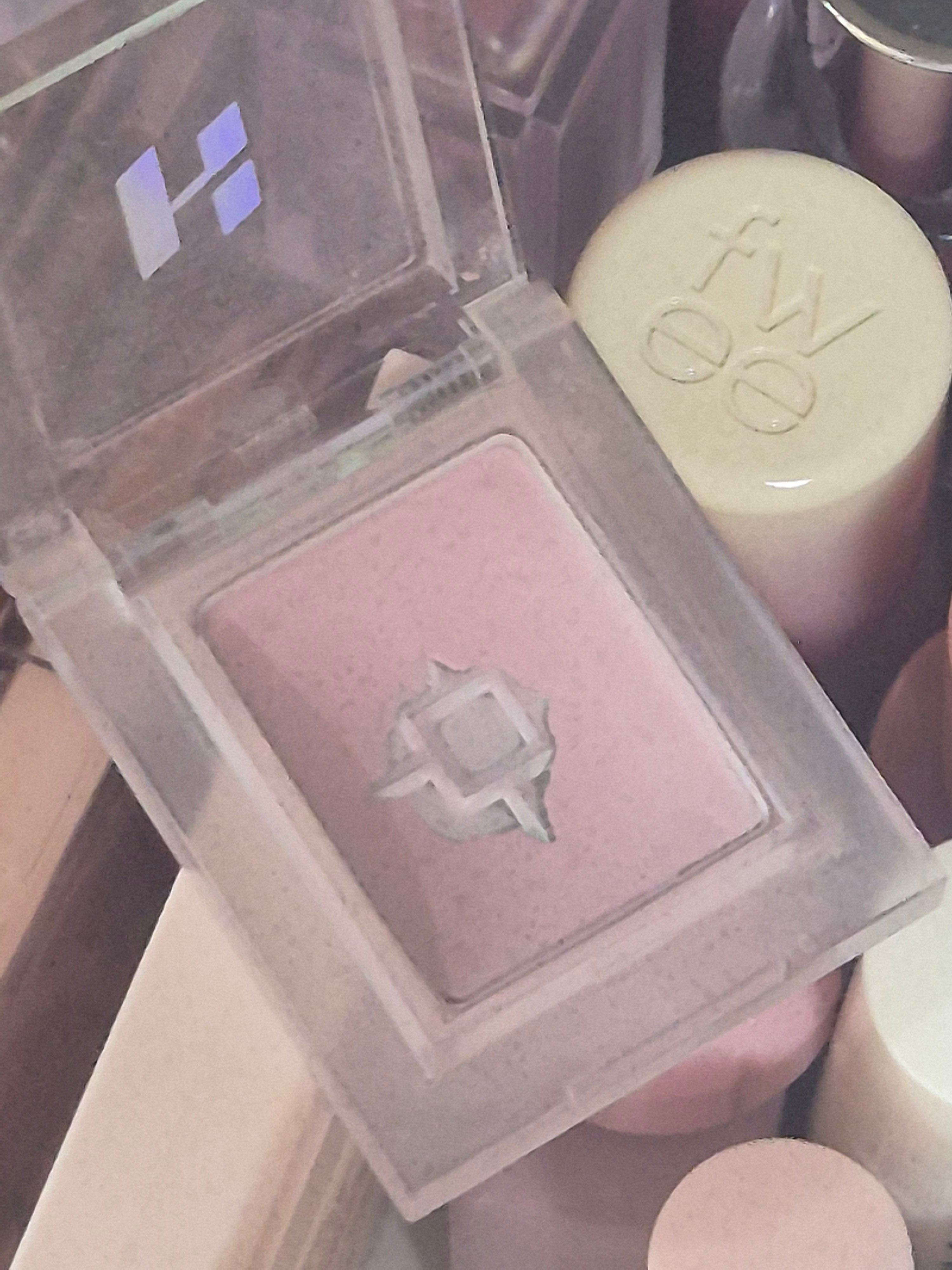User review photo of Holika Holika My Fave Piece Shadow