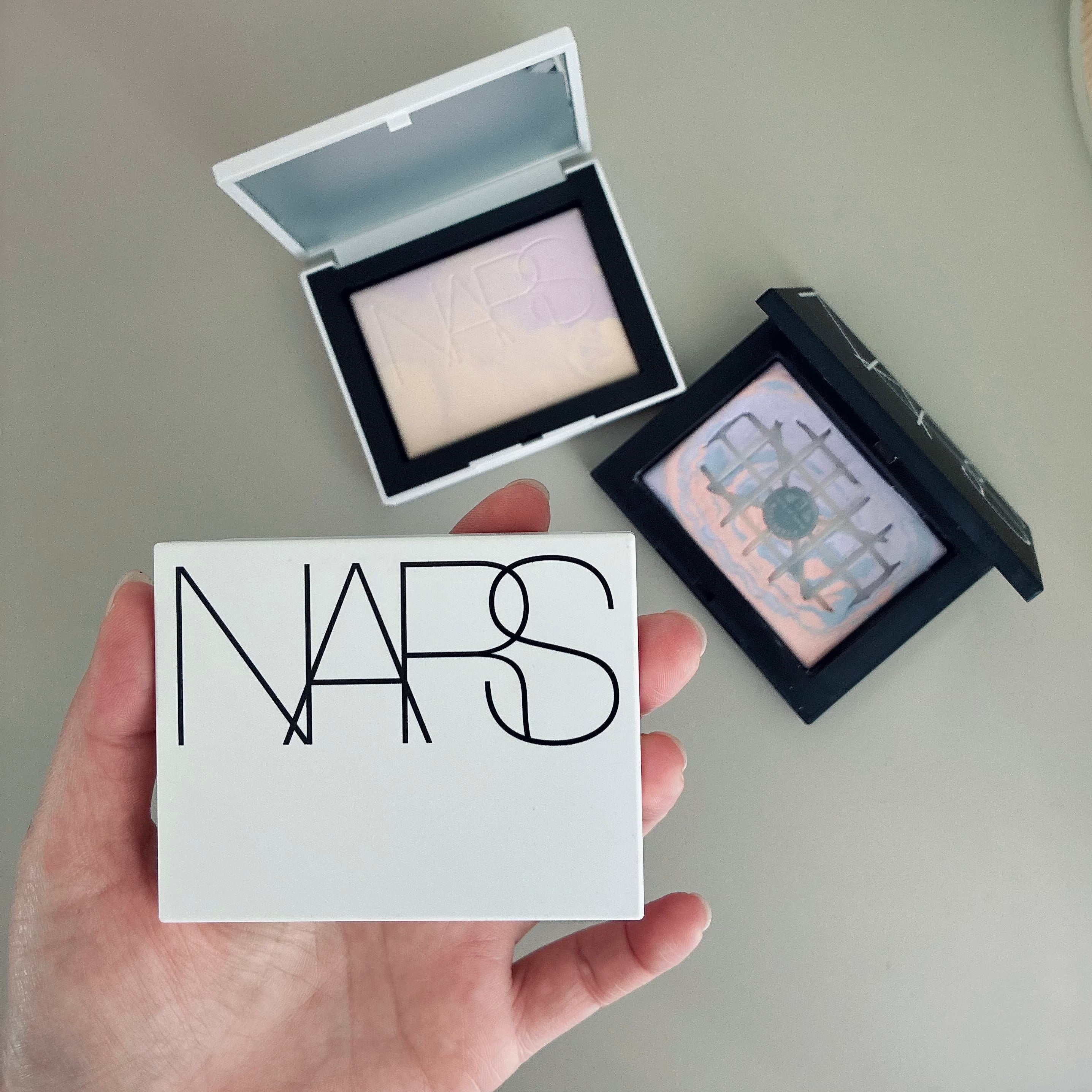 NARS ライトリフレクティング プリズマティック セッティングパウダーのユーザーレビュー写真