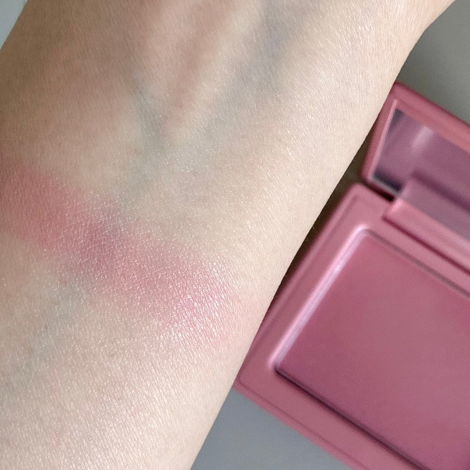 VDL Cosmetics Cheek Stain Blusher 染色腮紅的使用者評價照片