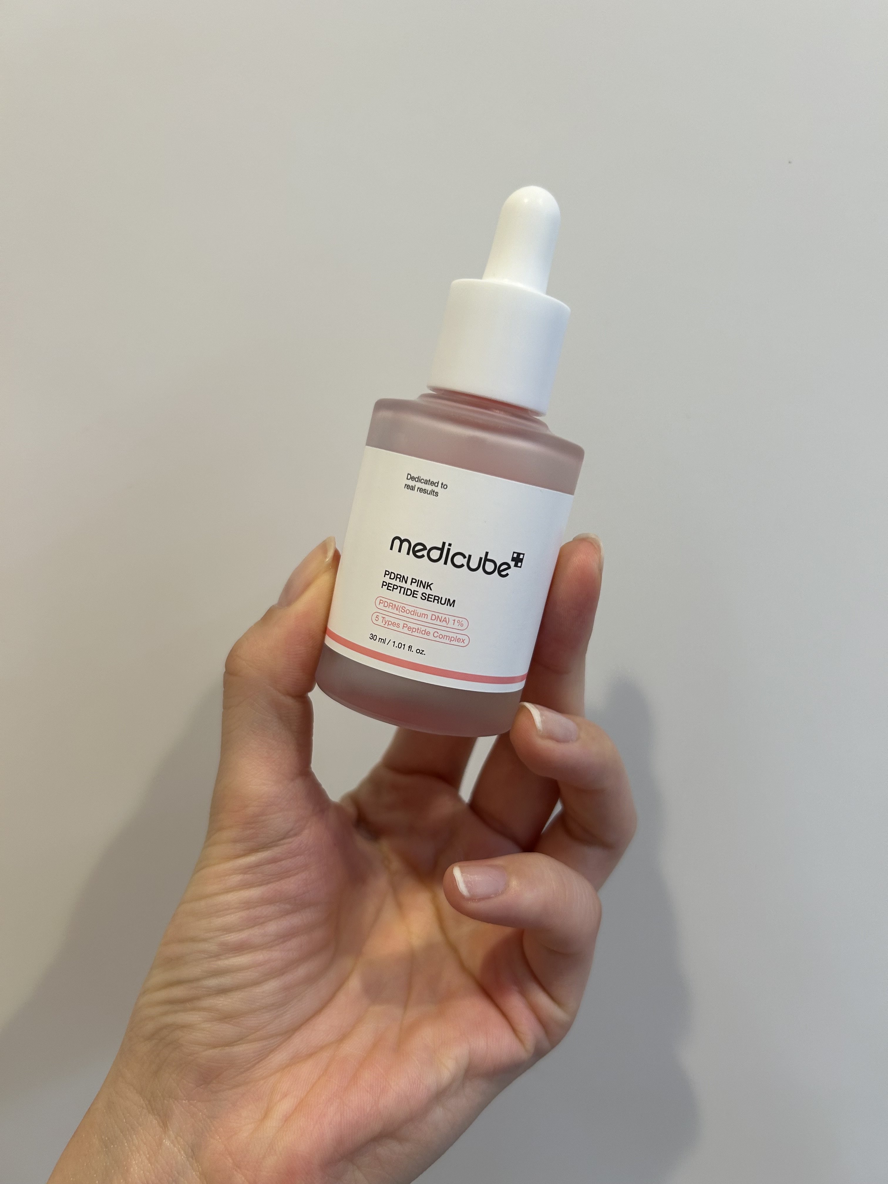 صورة من مراجعة مستخدم لمنتج MediCube سيروم PDRN الوردي بالببتيدات