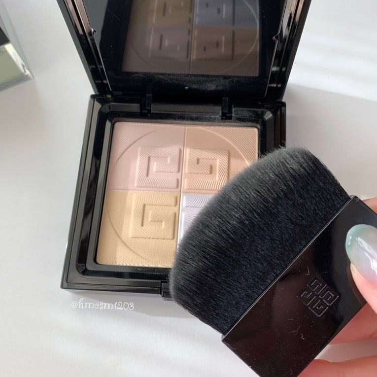 صورة من مراجعة مستخدم لمنتج Givenchy Prisme Libre بودرة مضغوطة