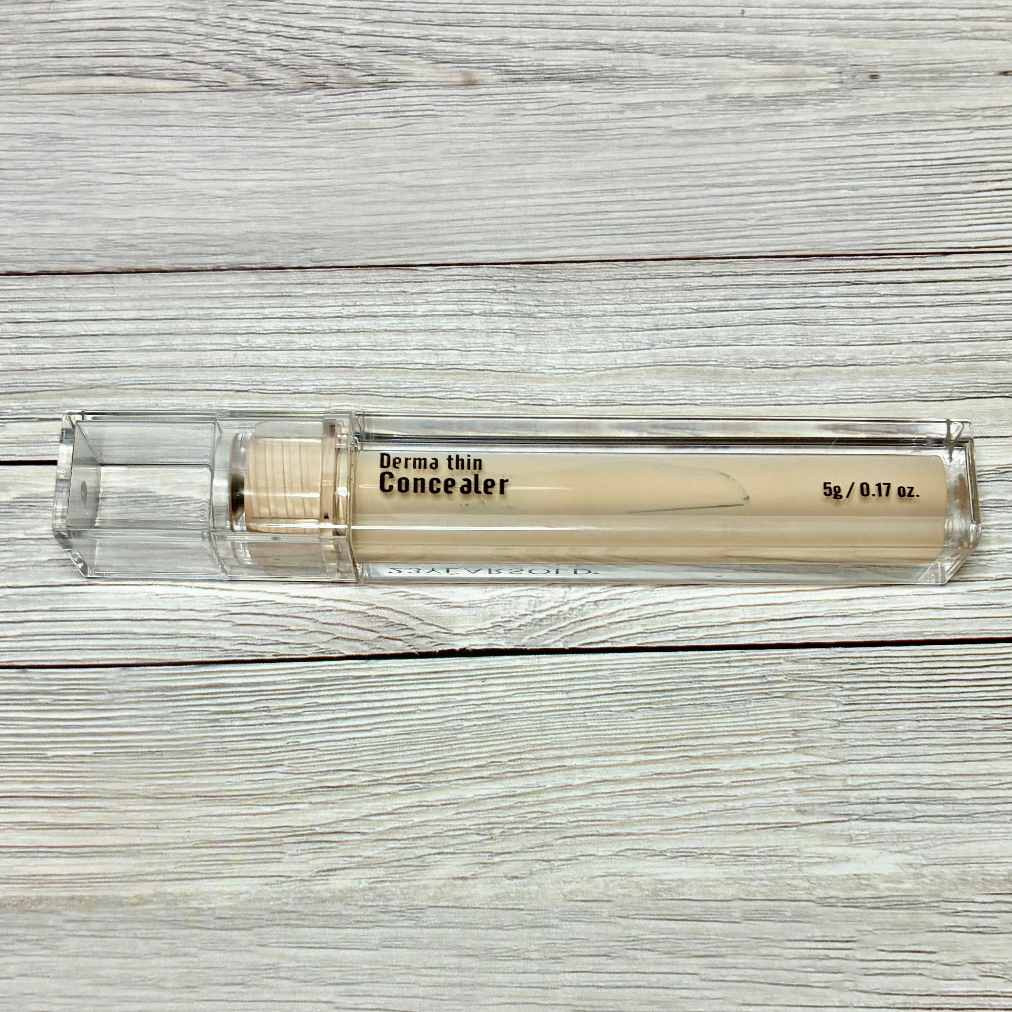 User review photo of 23 years old Derma Thin Concealer