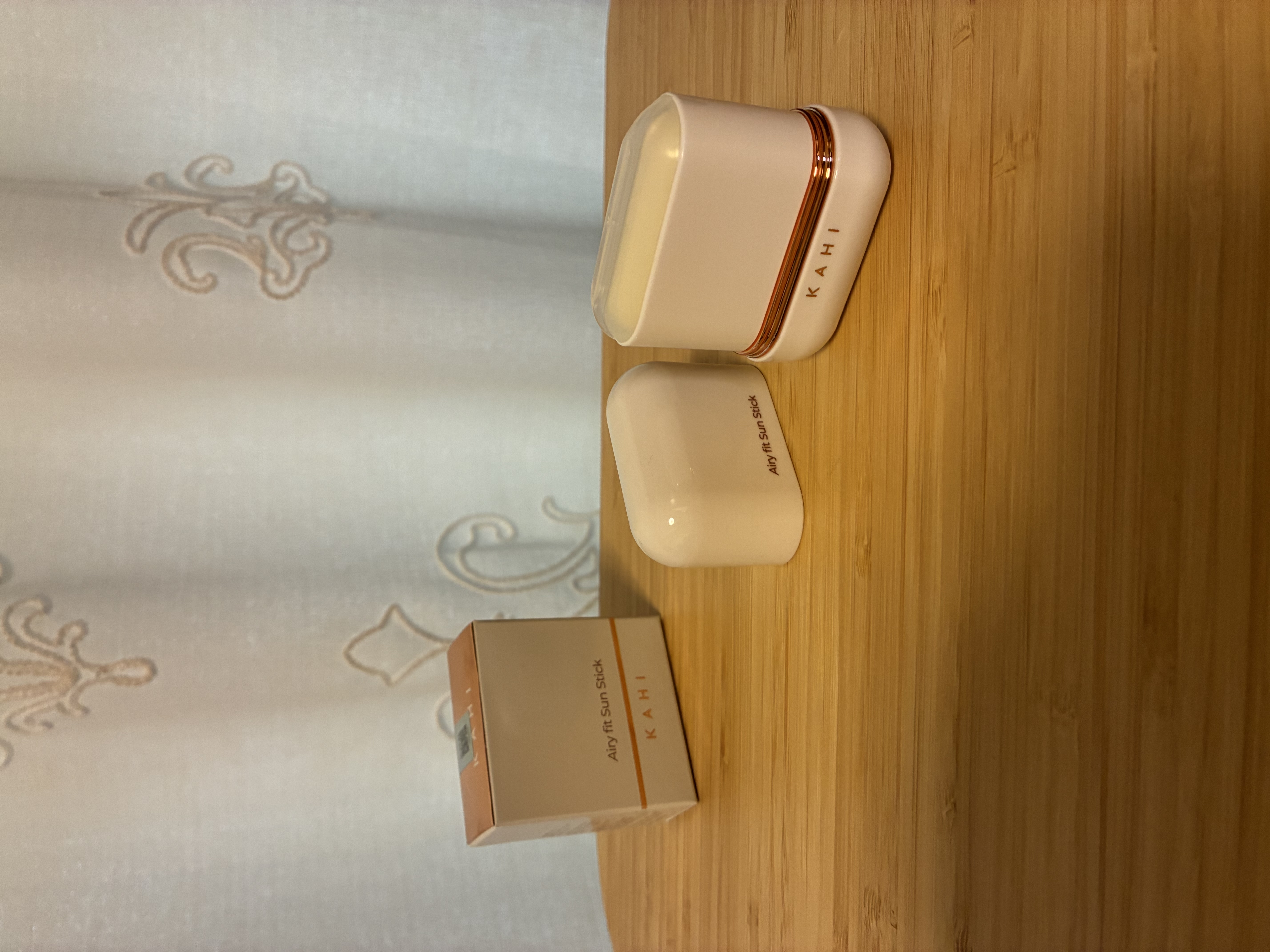 カヒ エアリー フィット サンスティック SPF 50+のユーザーレビュー写真
