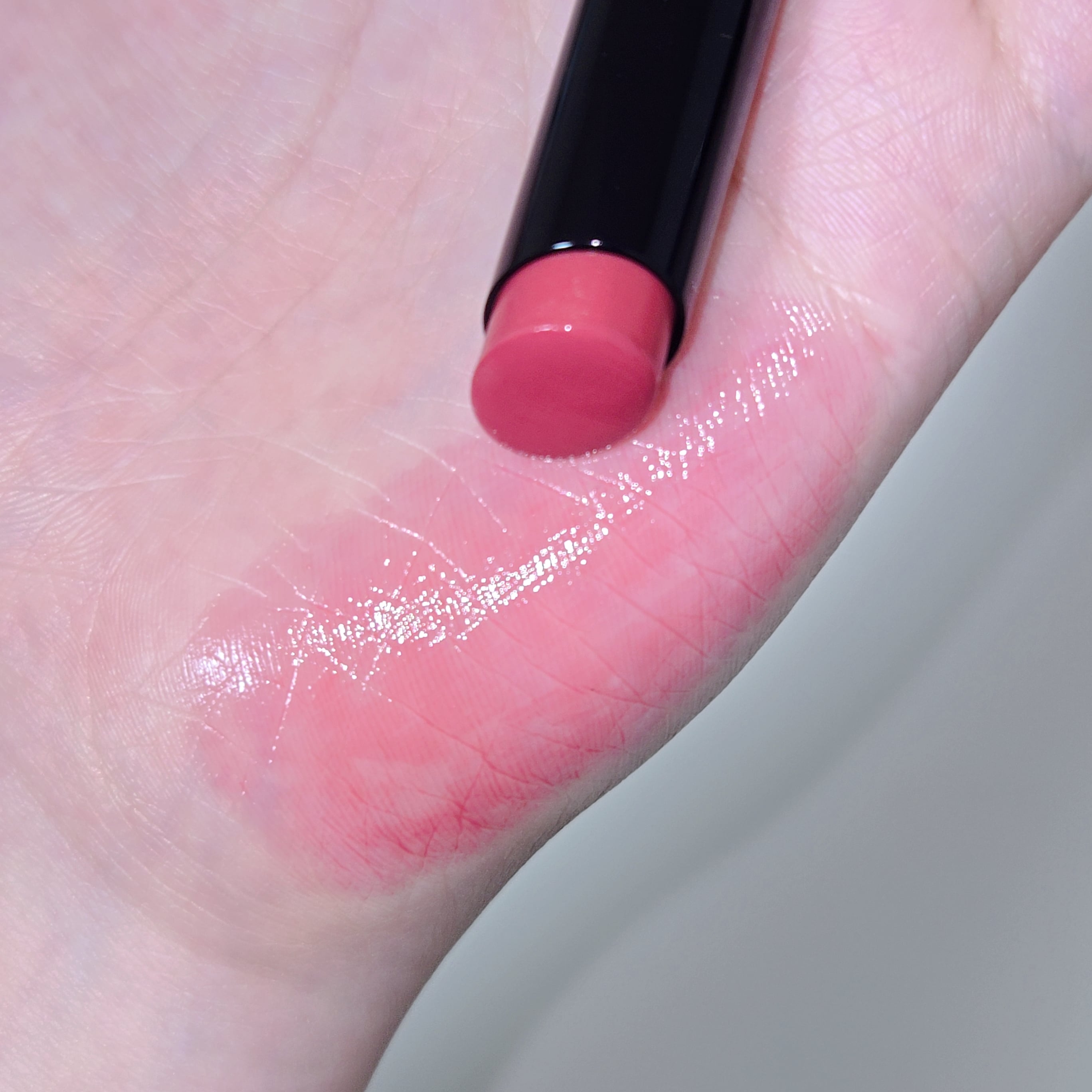 صورة من مراجعة مستخدم لمنتج Kate Tokyo أحمر شفاه شفاف Lip Monster Clear Tone