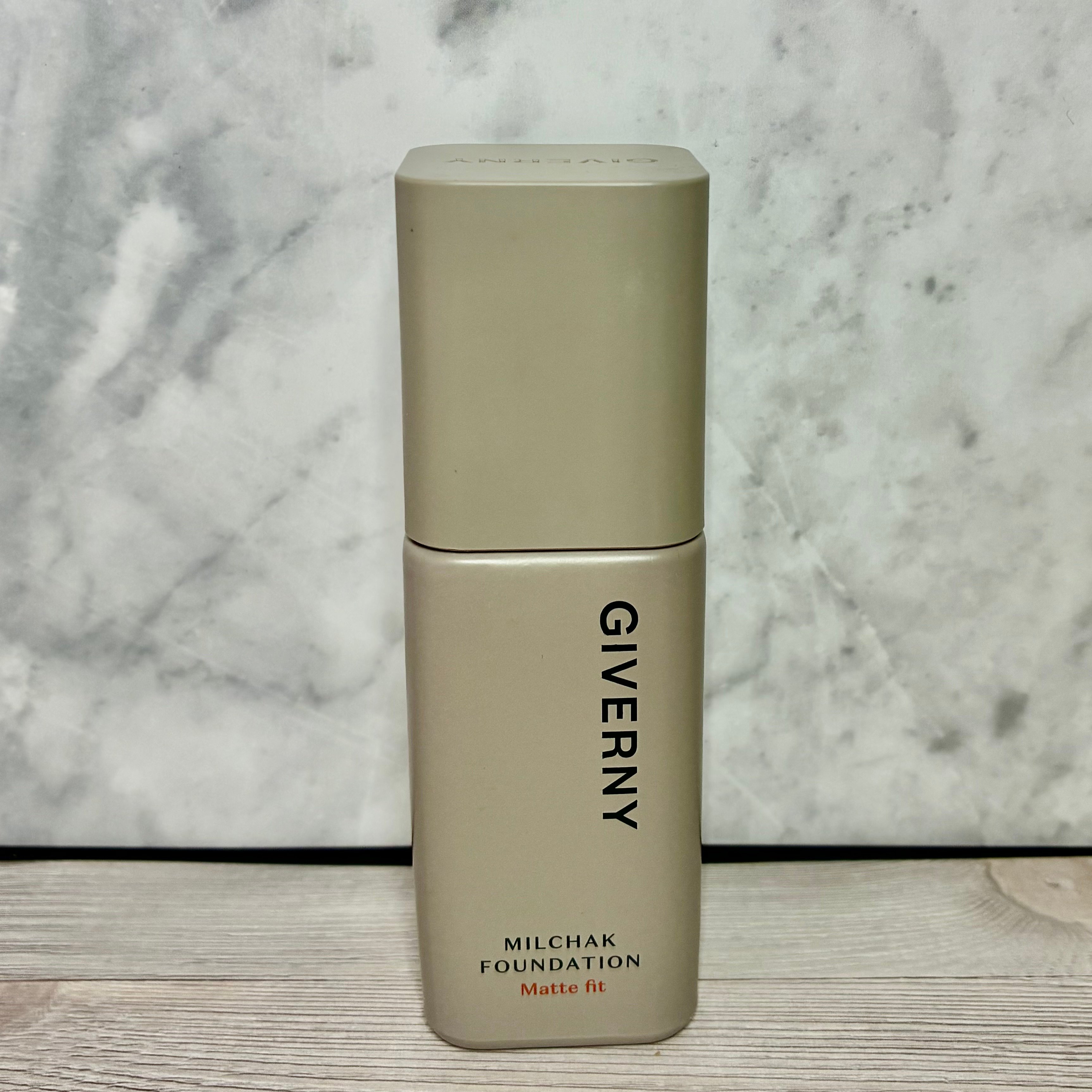 Giverny Milchak Matte Fit Foundation 貼膚霧麵粉底的使用者評價照片