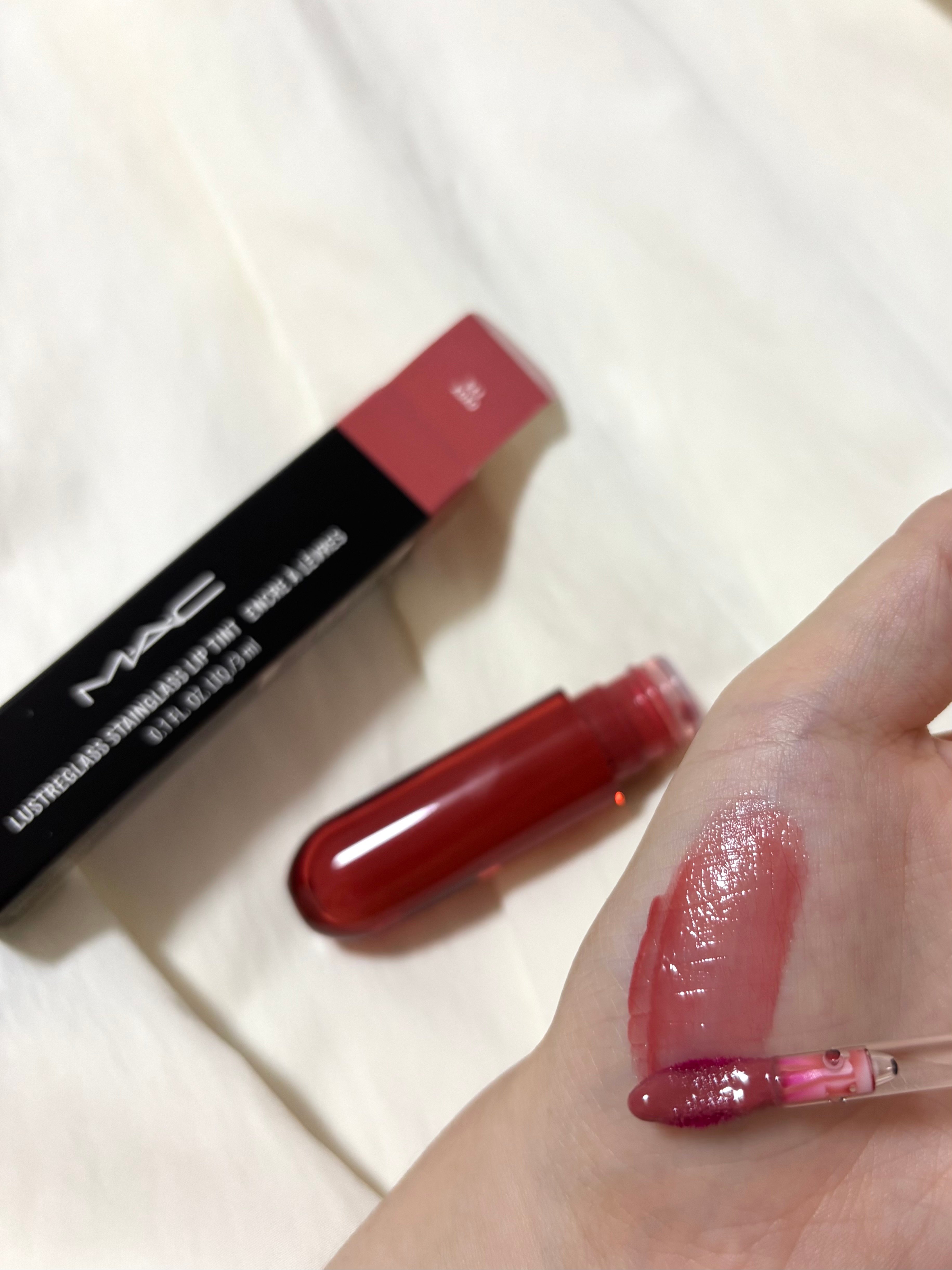 صورة من مراجعة مستخدم لمنتج MAC Cosmetics صبغة شفاه Lustreglass Stainglass