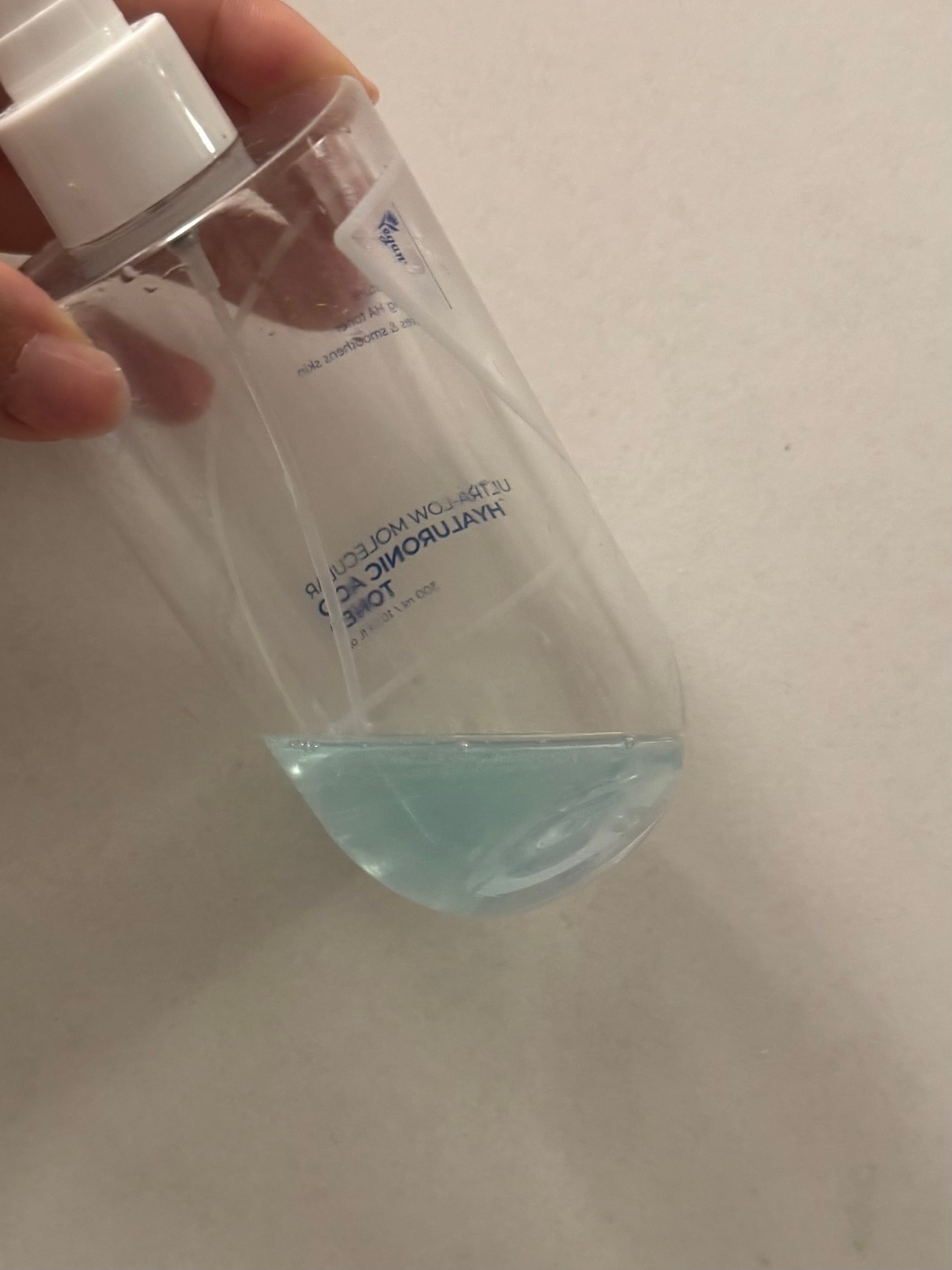 Isntree 超低分子玻尿酸化妝水的使用者評價照片